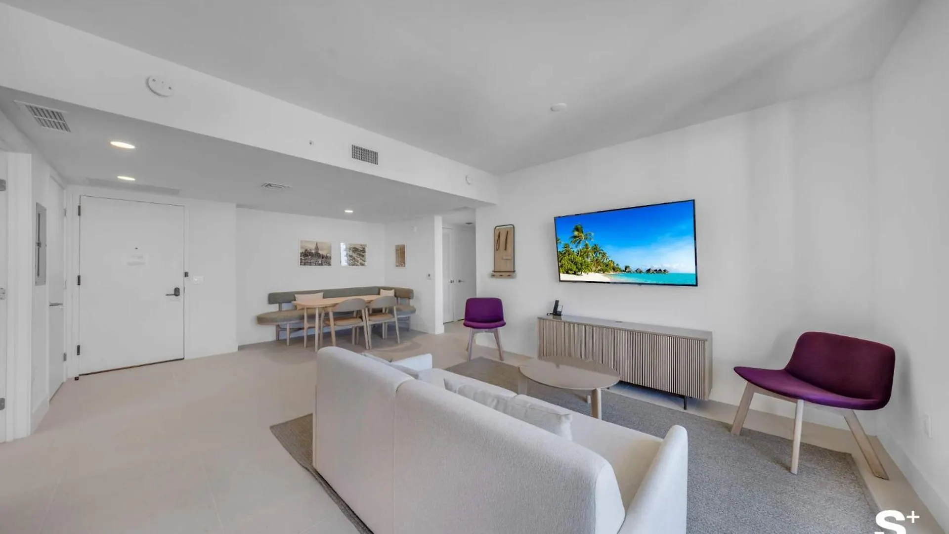 Contemporary Getaway With Skyline & Bay Views