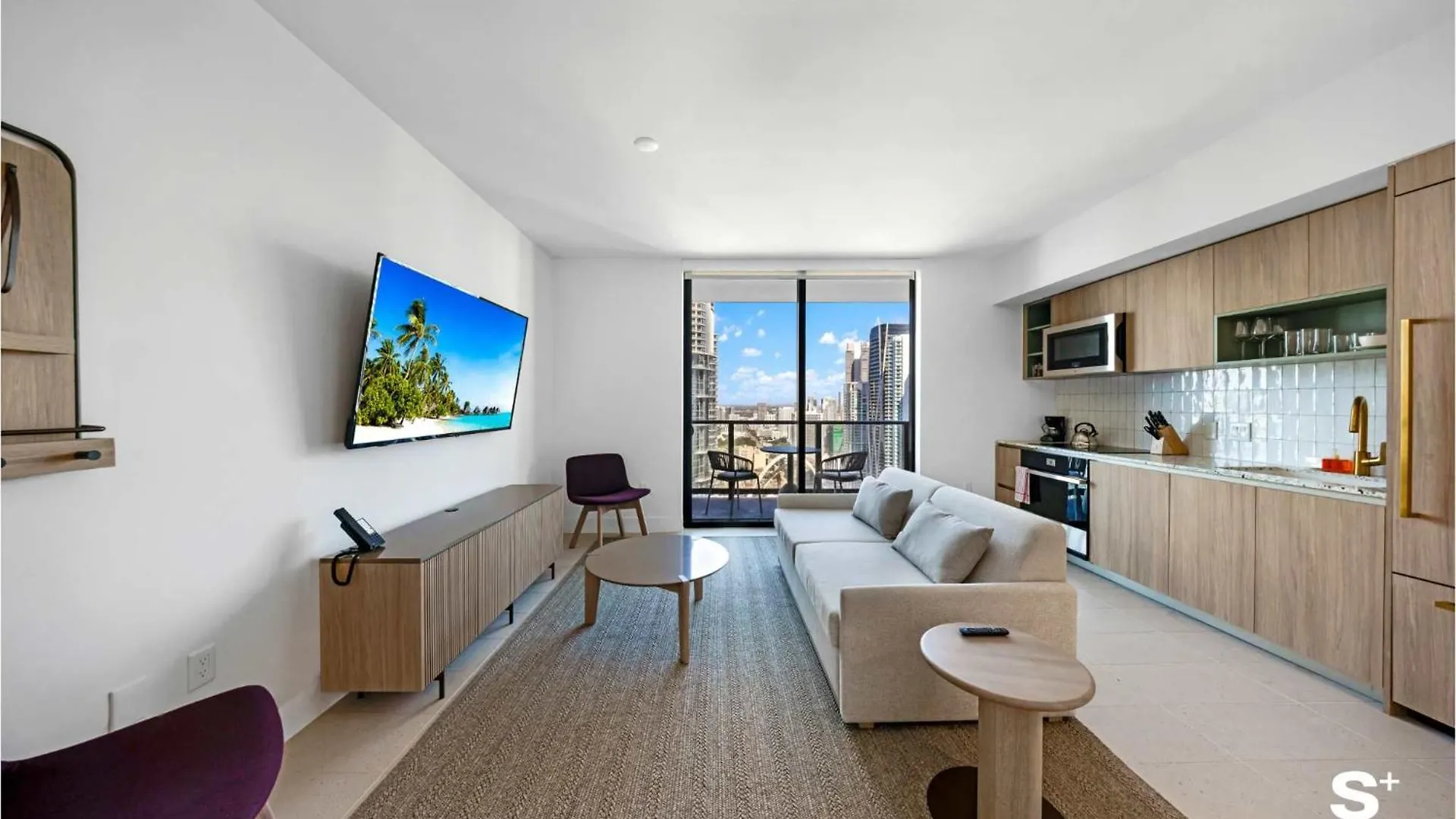 Holiday home Contemporary Getaway With Skyline & Bay Views *