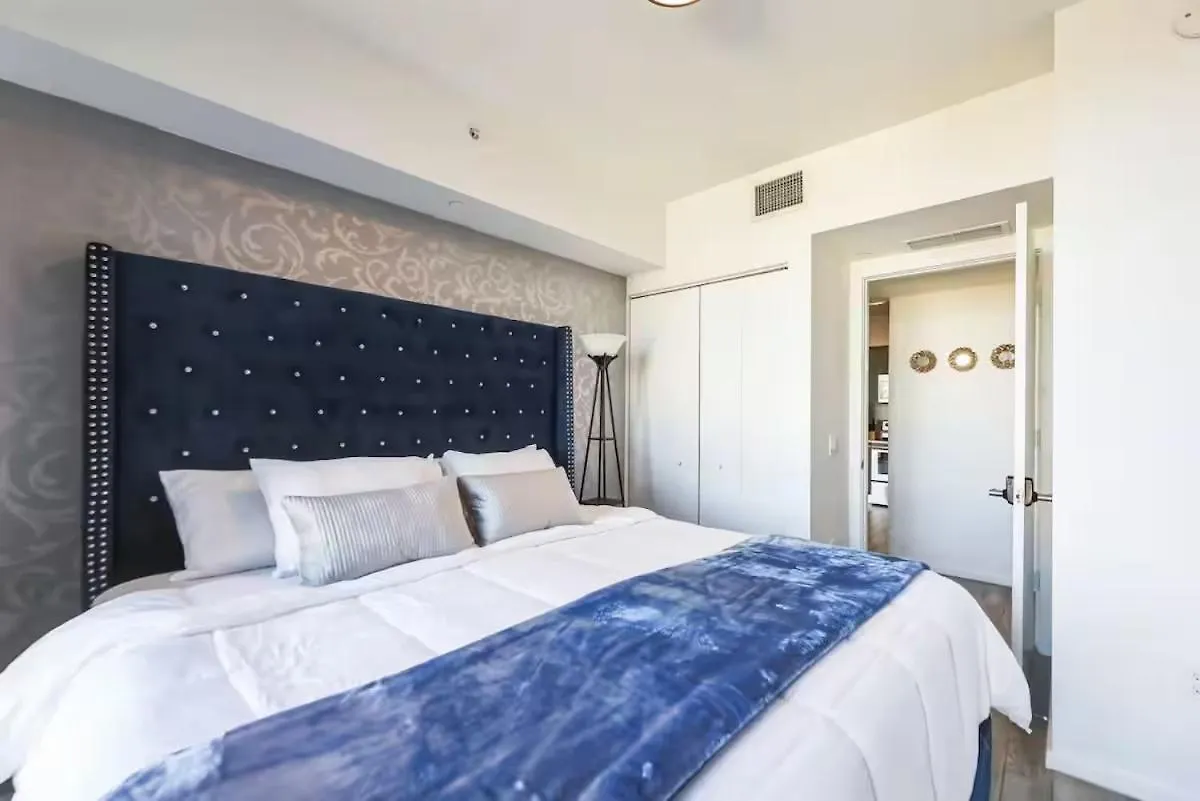 Miami-2br Brickell - Pool - Gym *