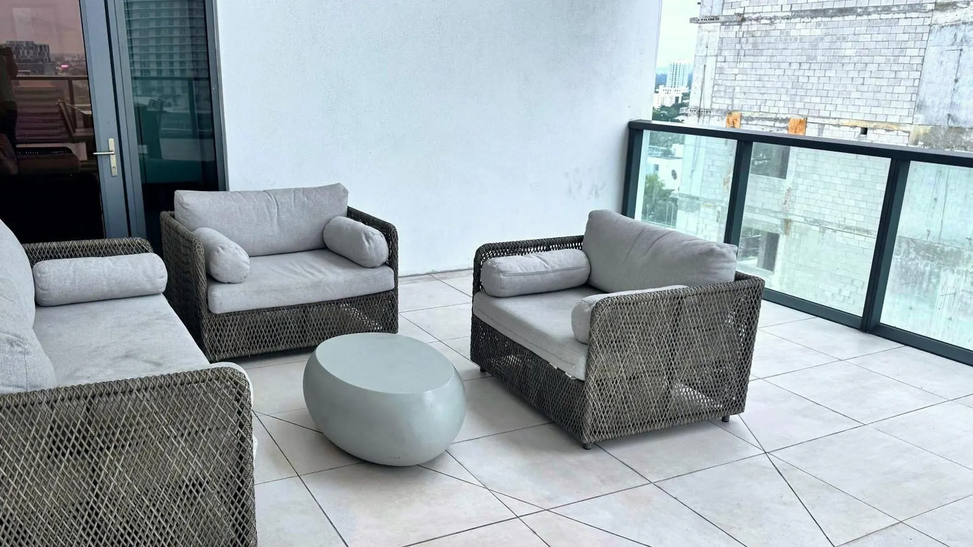 Private Terrace In Luxury 3br In Brickell