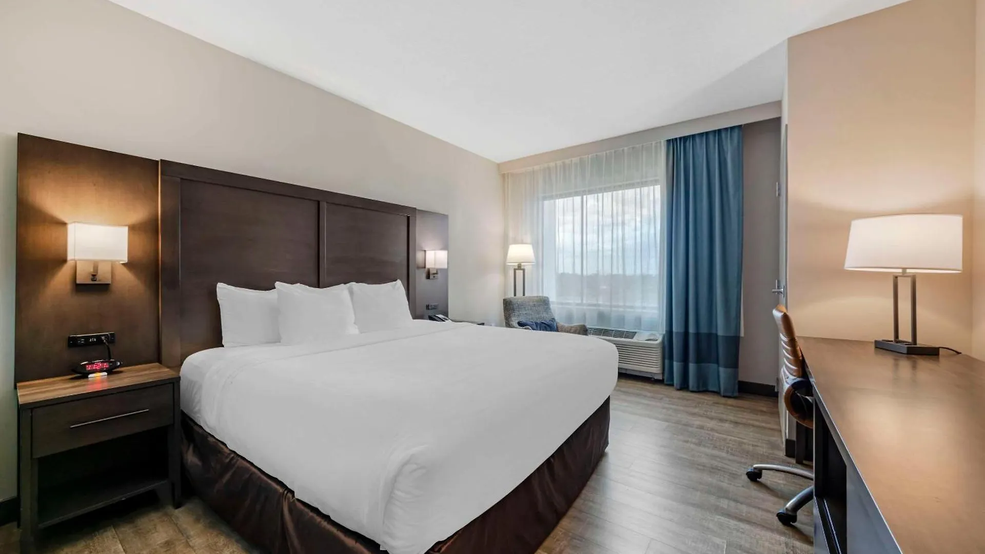 Ξενοδοχείο Comfort & Miami International Airport 3*