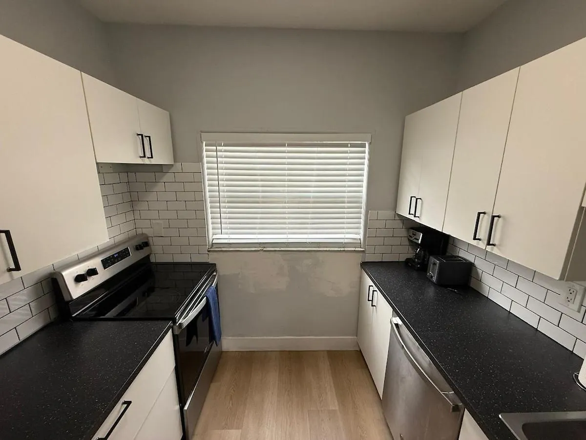 Apartment Stylish Homey 4bedroom With Outdoor Pool