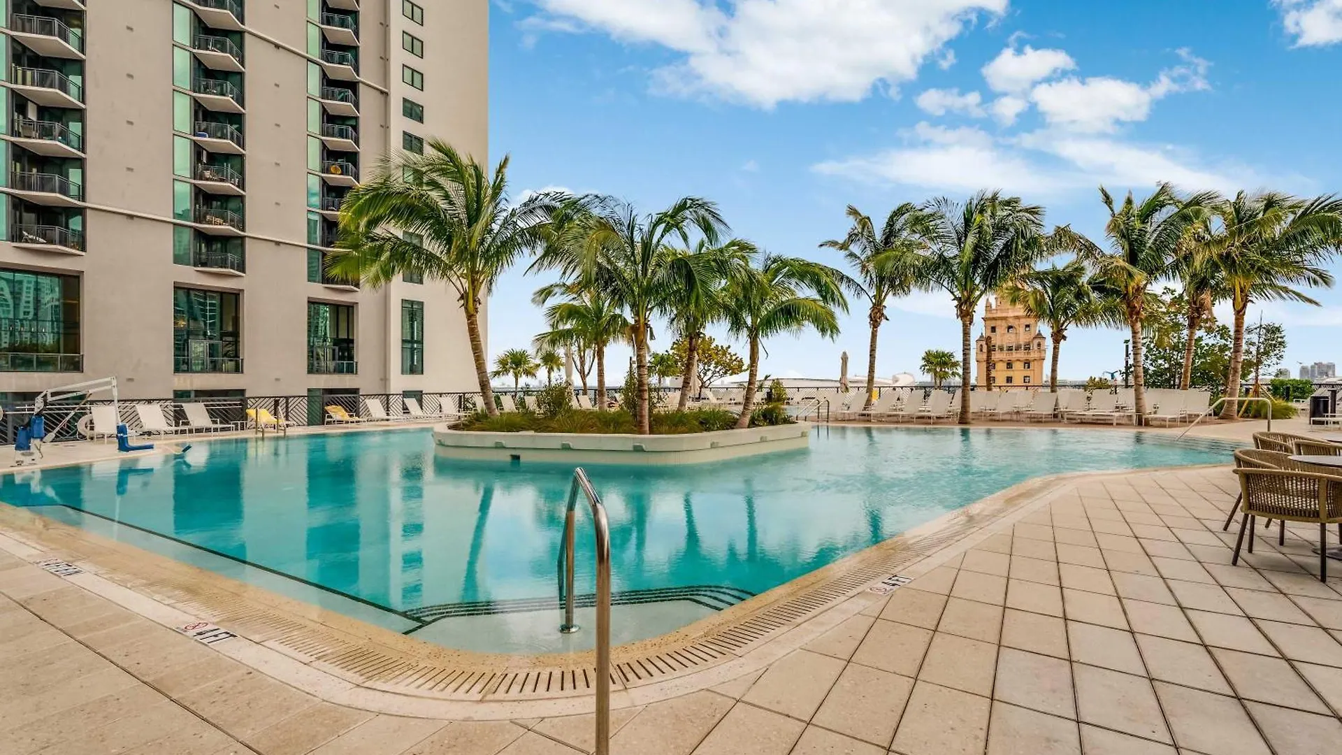 Lemon Drop - Modern & Full Amenities