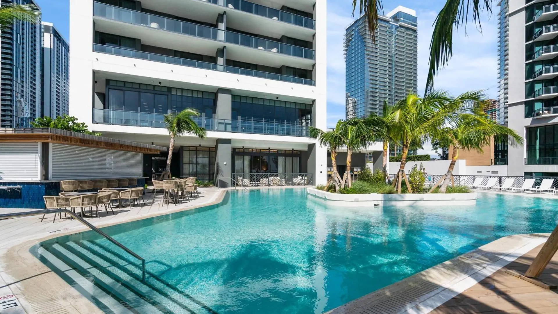 New 26th Floor Amazing View 2br-2ba * Miami