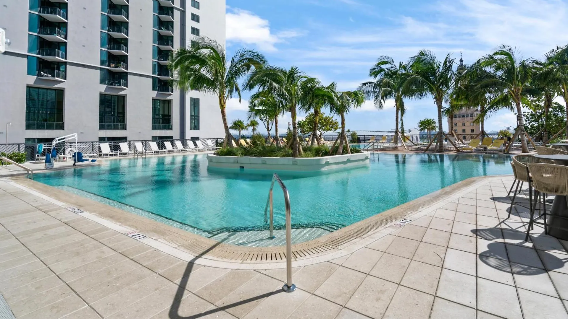 New 26th Floor Amazing View 2br-2ba