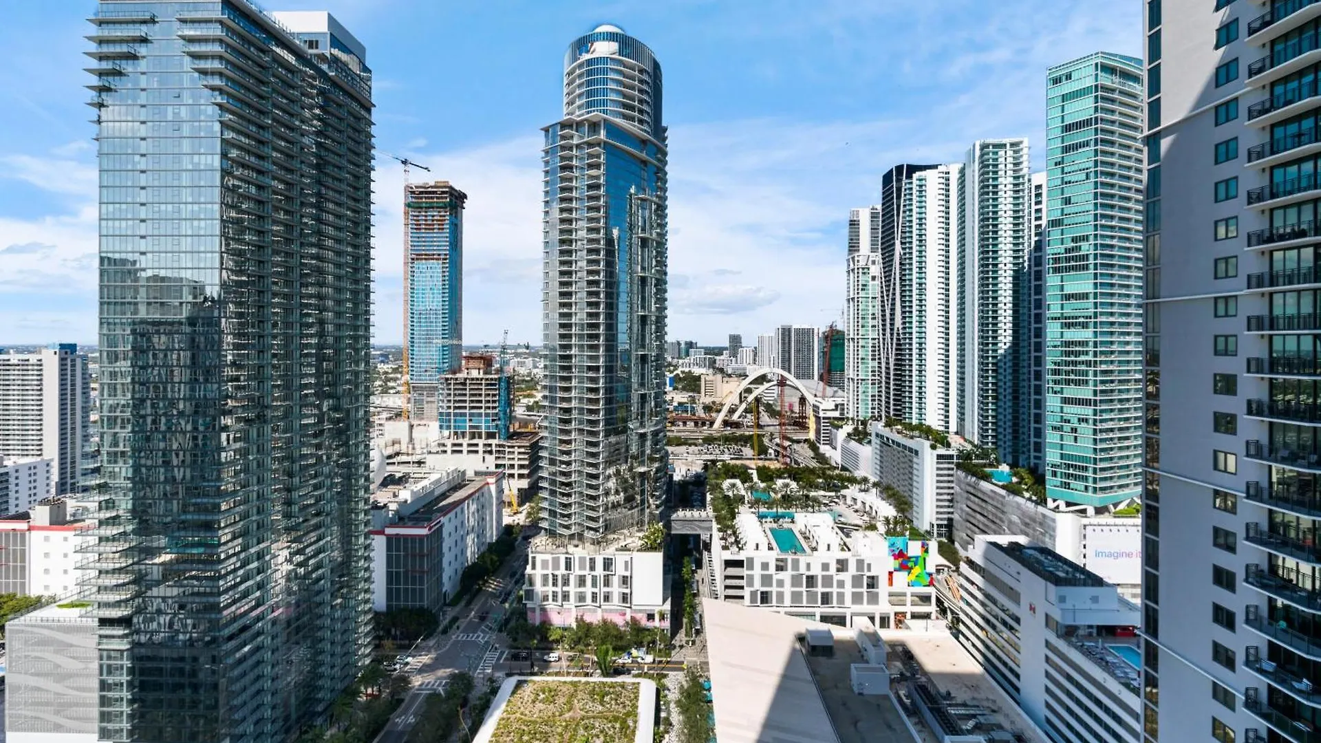 New 26th Floor Amazing View 2br-2ba *