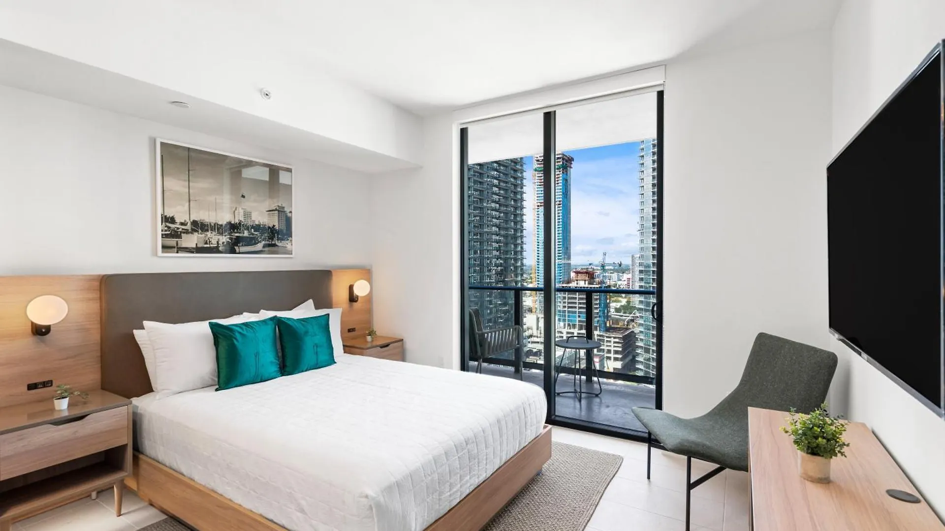 New 26th Floor Amazing View 2br-2ba *