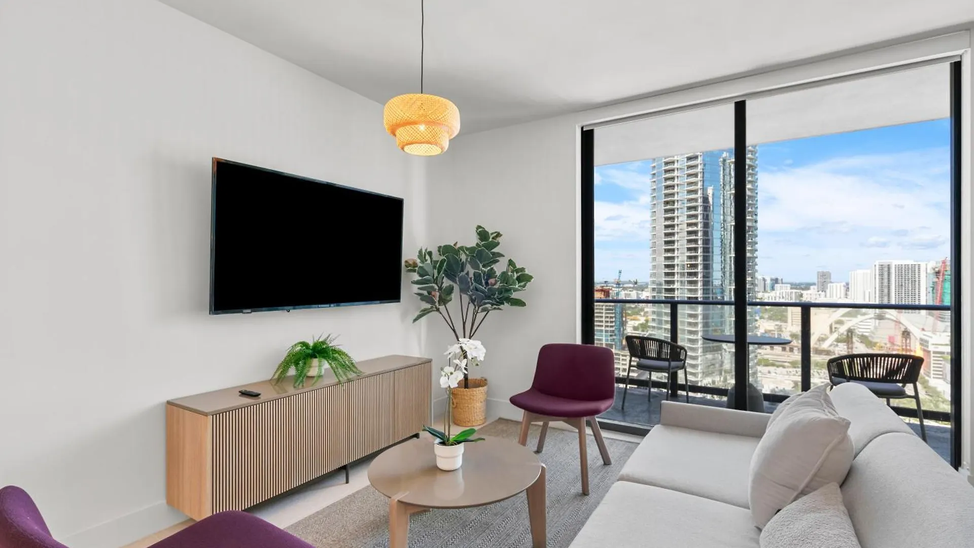 New 26th Floor Amazing View 2br-2ba *