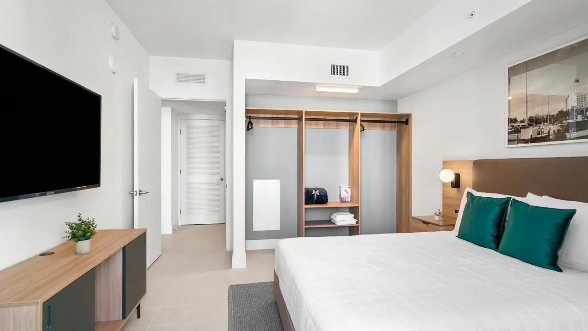 New 26th Floor Amazing View 2br-2ba Apartment Miami