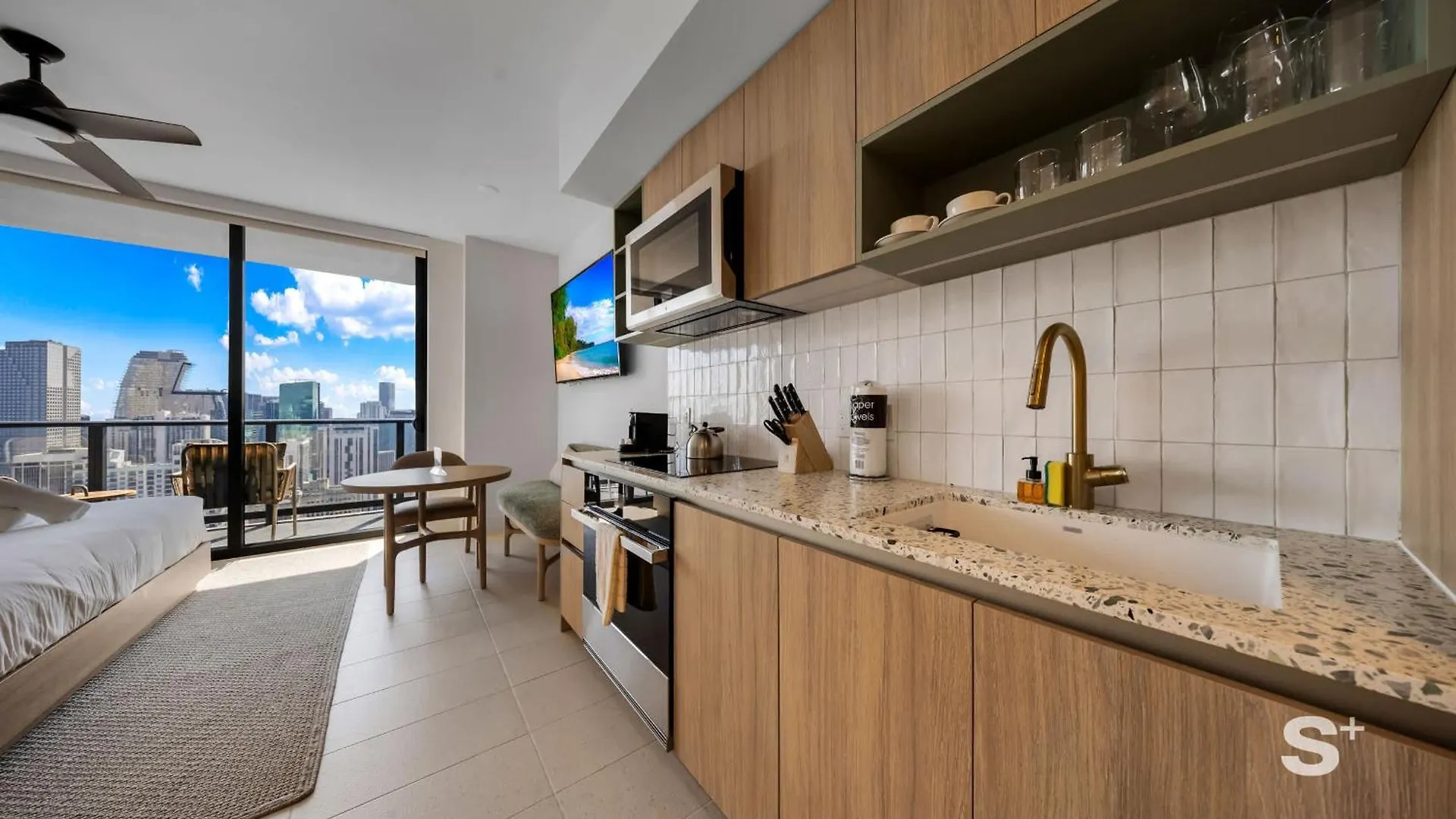 Sky High Sleek In The Heart Of The 아파트 마이애미
