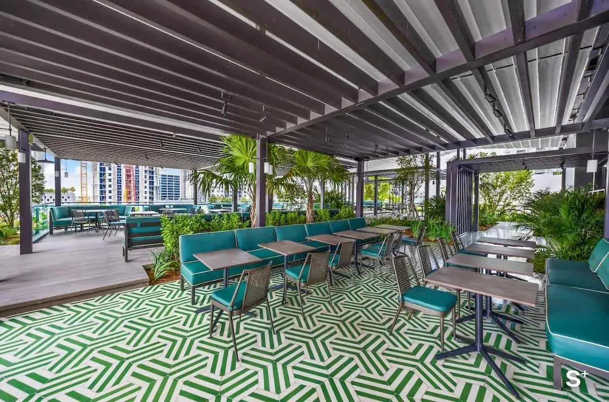 Skyline Chic Downtown Getaway *