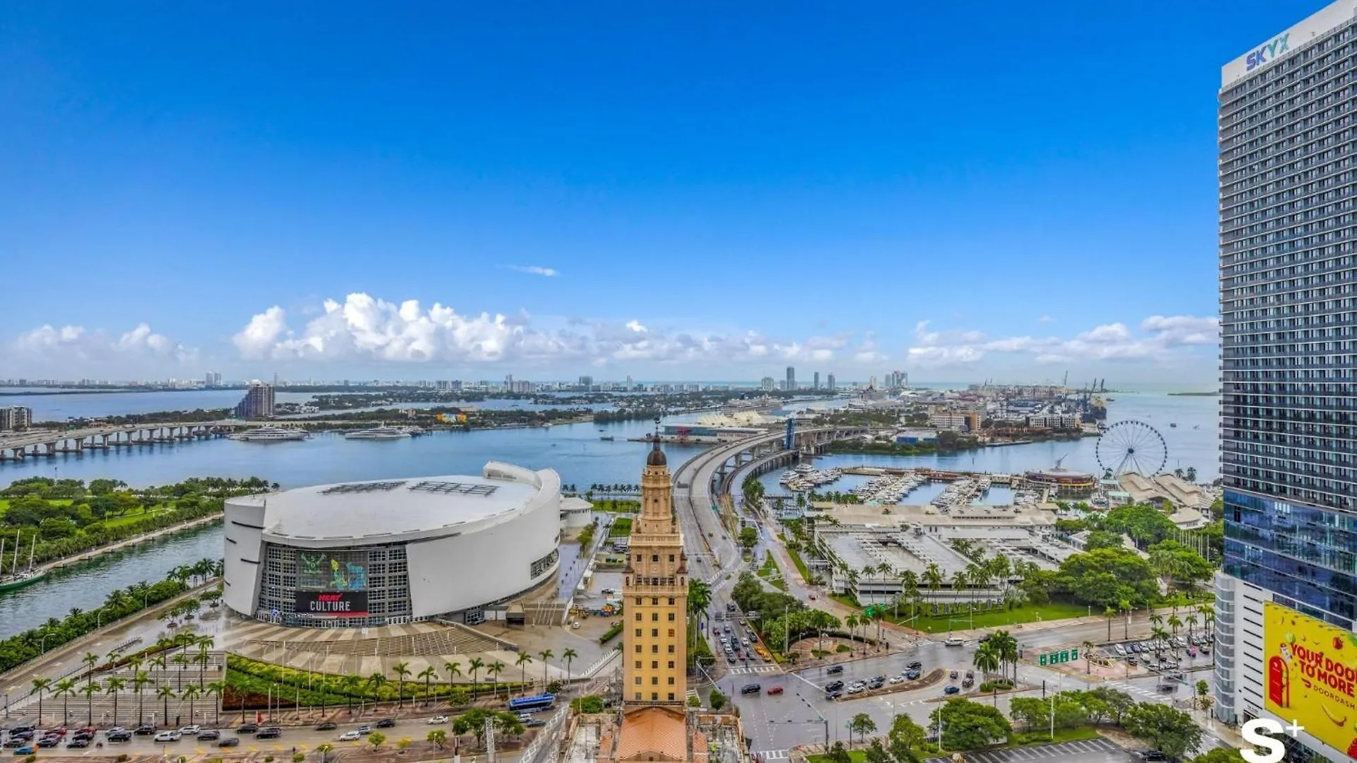 Luxury Downtown 2 Bedroom With Skyline Panorama Appartement