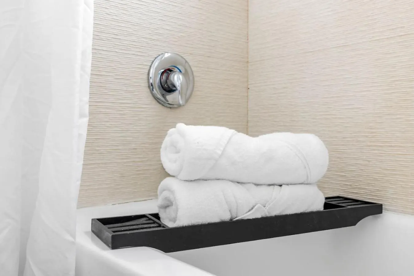 Free Parking With Wifi At Biscayne Park Apartment *