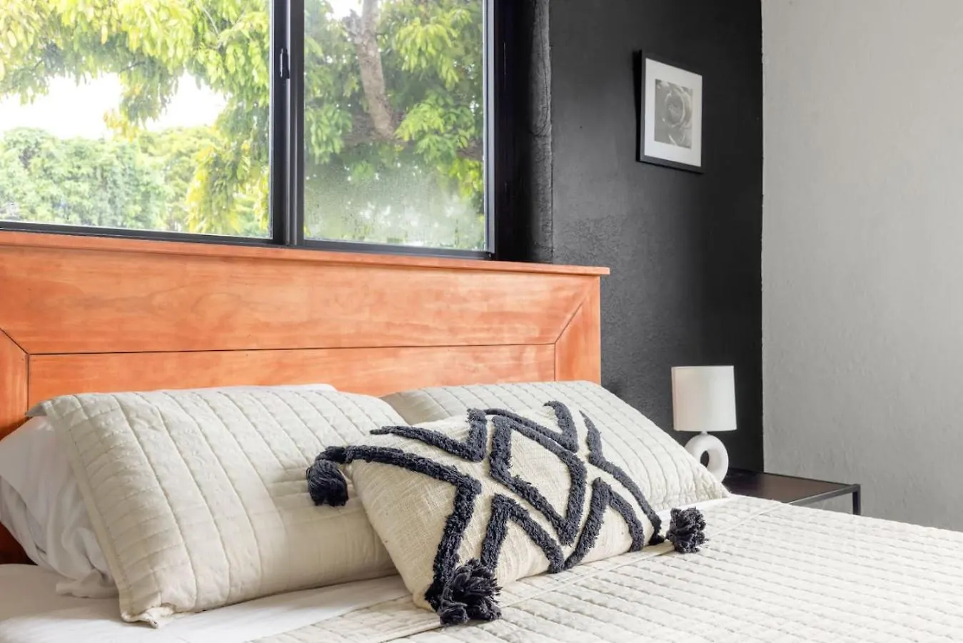 Free Parking With Wifi At Biscayne Park Apartment *