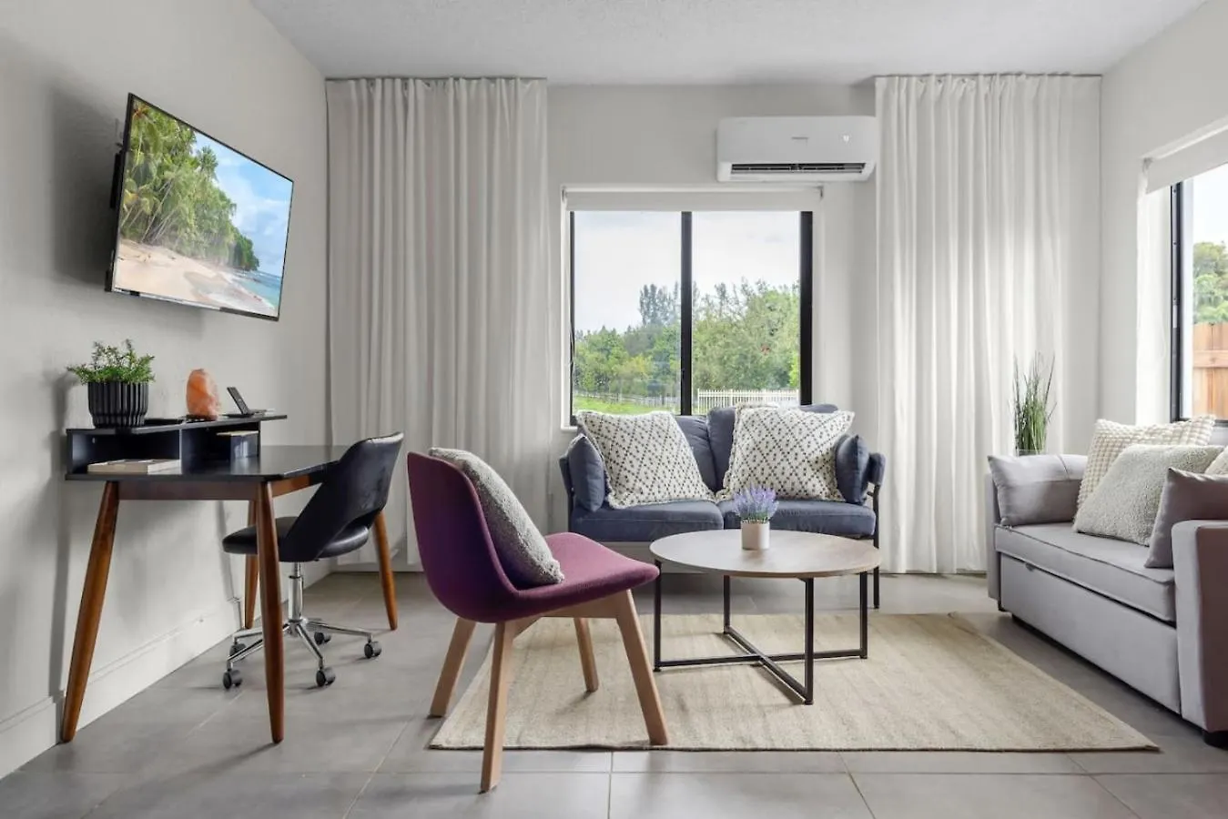 Free Parking With Wifi At Biscayne Park Apartment