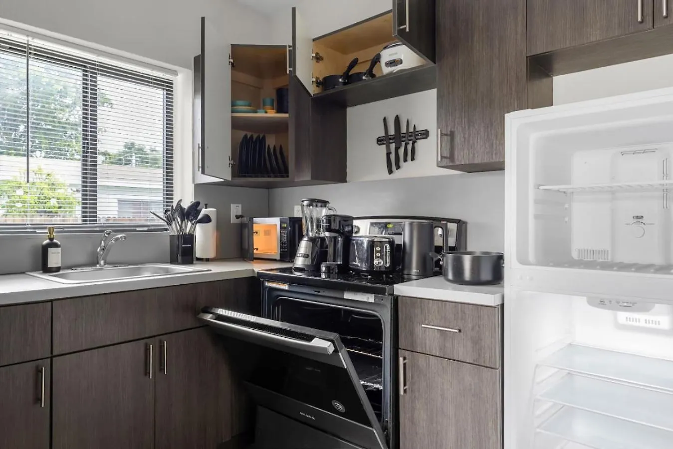 Free Parking With Wifi At Biscayne Park Apartment Miami