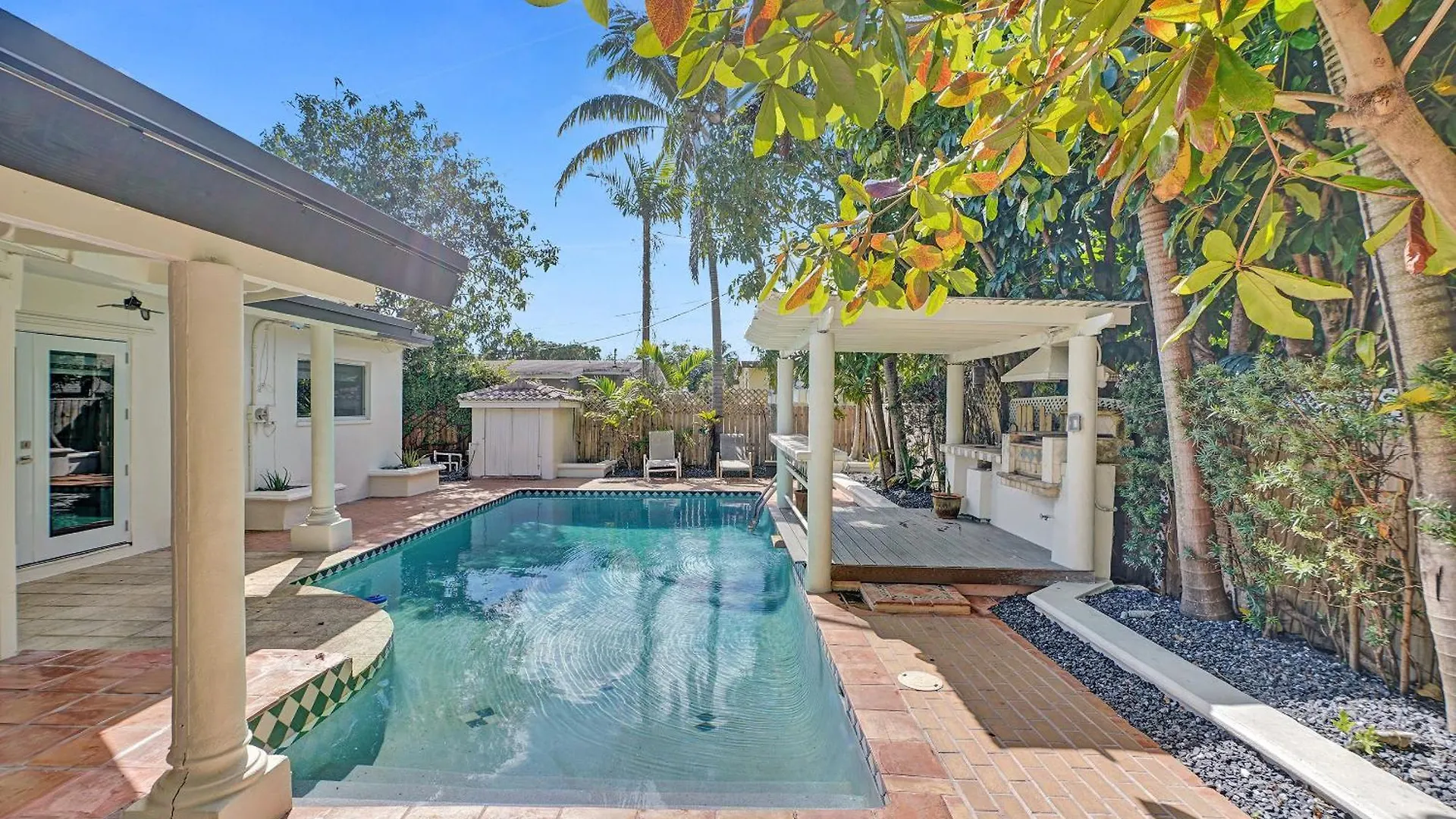 Tree Houze Miami