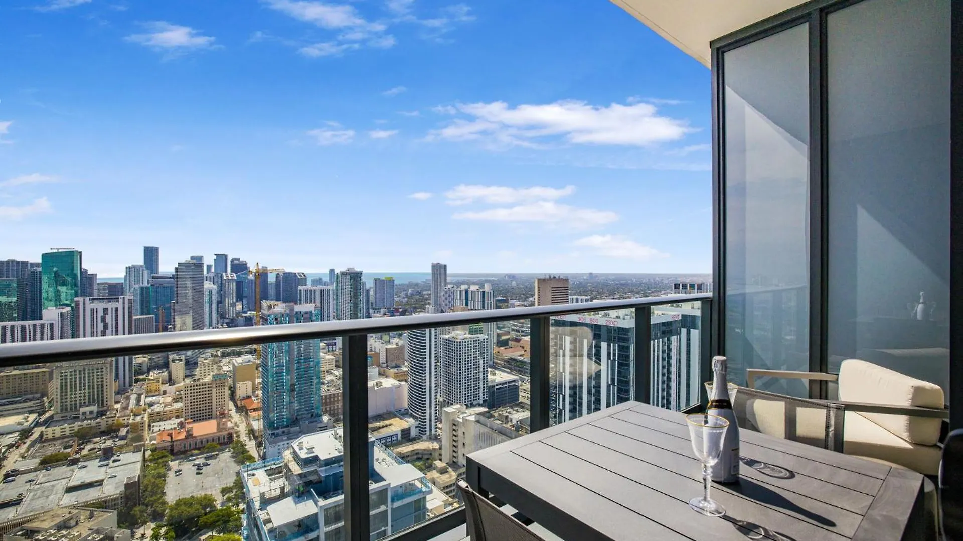Exclusive With Views In Downtown Apartment