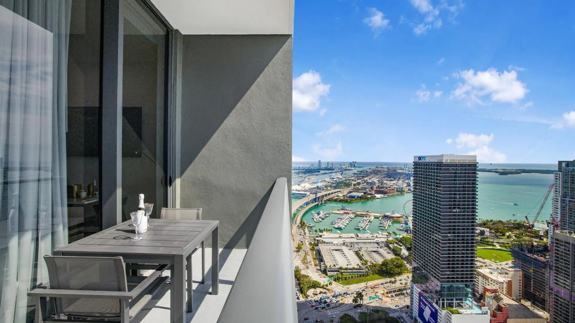Exclusive With Views In Downtown