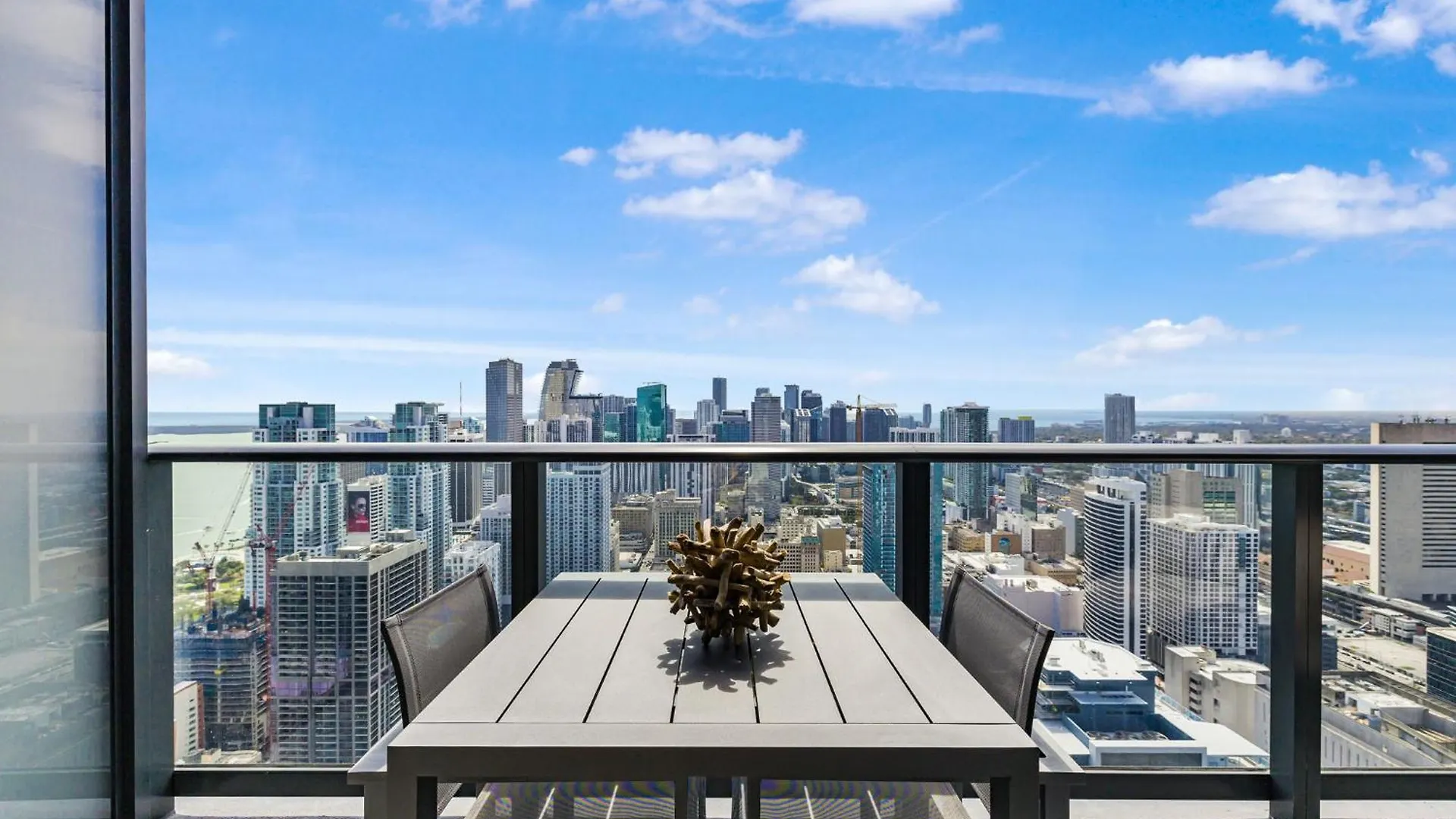 Luxury With Stunning Views מיאמי