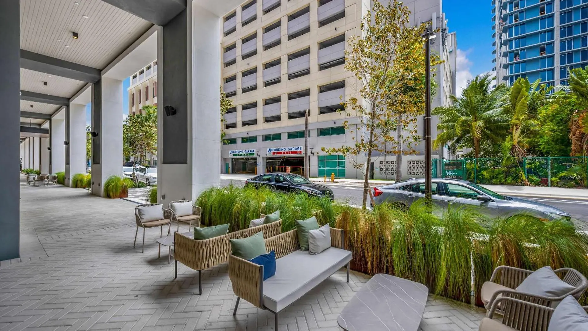 Apartment Escape Stylish In The Heart Of Dtw
