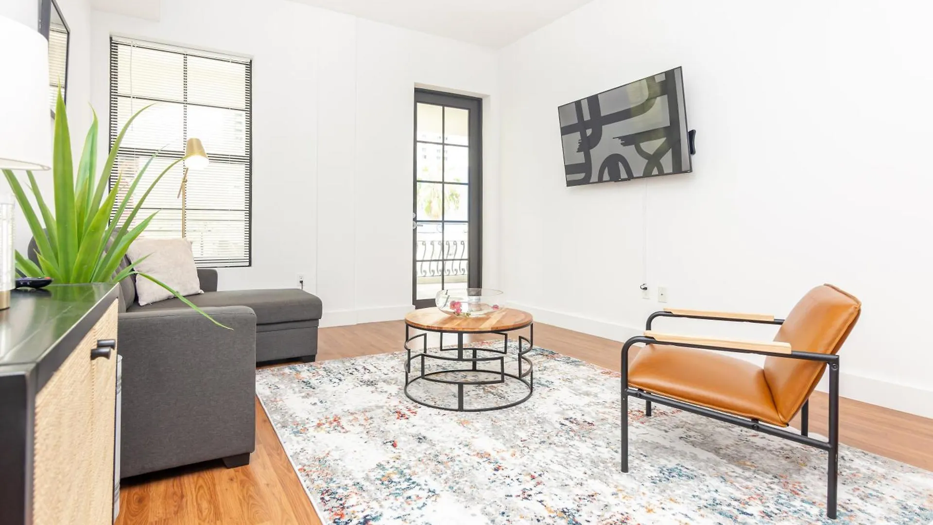 2-bdrm -heart Wynwood & Edgewater- 206 Apartment *