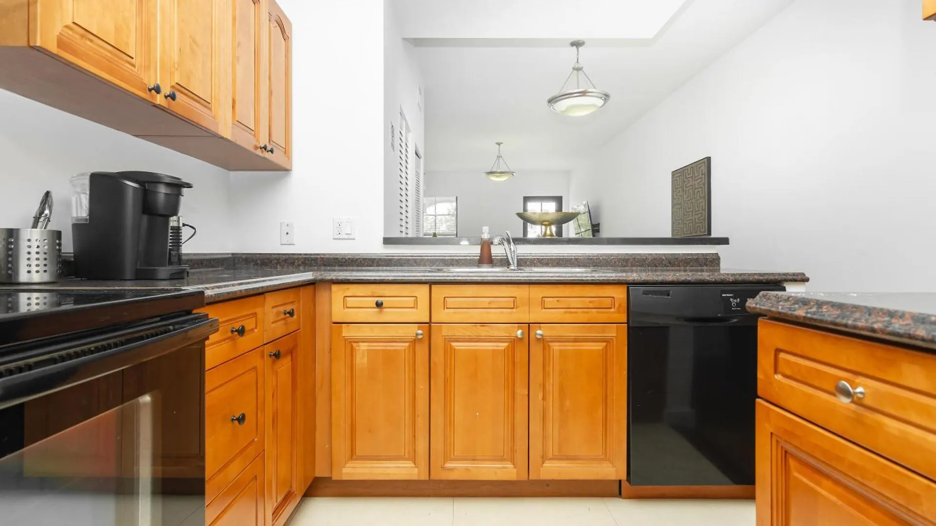 2-bdrm -heart Wynwood & Edgewater- 206