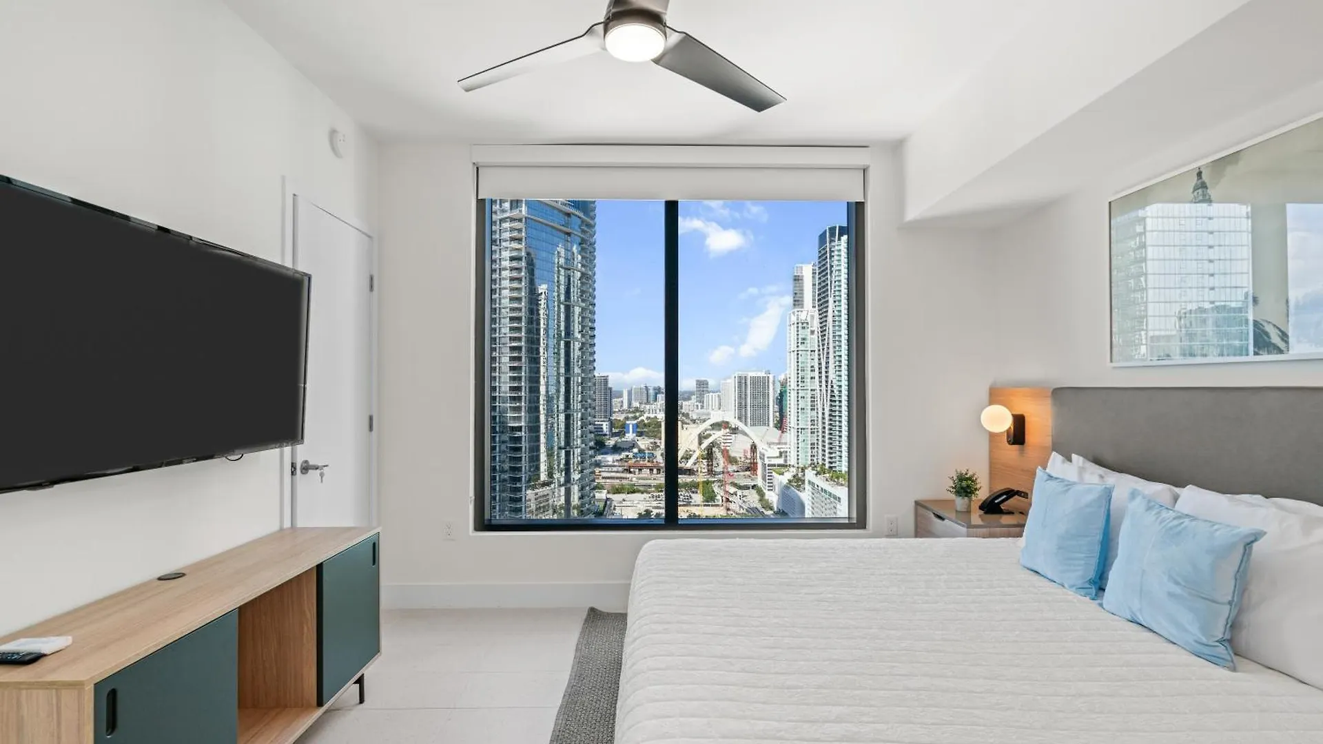 New 28th Floor Unit - Breathtaking Bay And Downtown Views * Miami