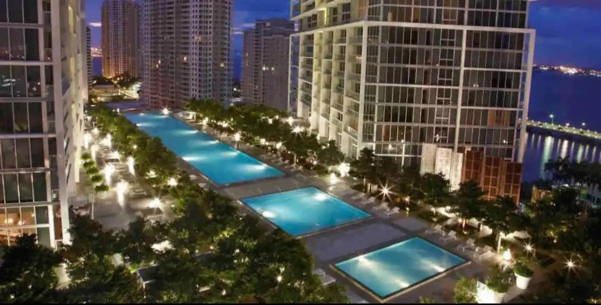 Stunning 40th Floor High Ceiling Icon Brickell With Access Apartment *
