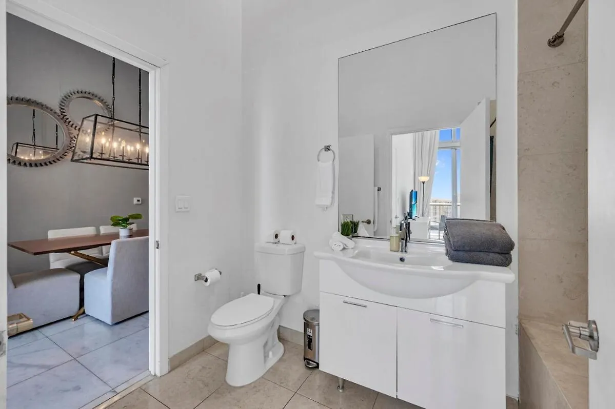 Stunning 40th Floor High Ceiling Icon Brickell With Access Apartment Miami