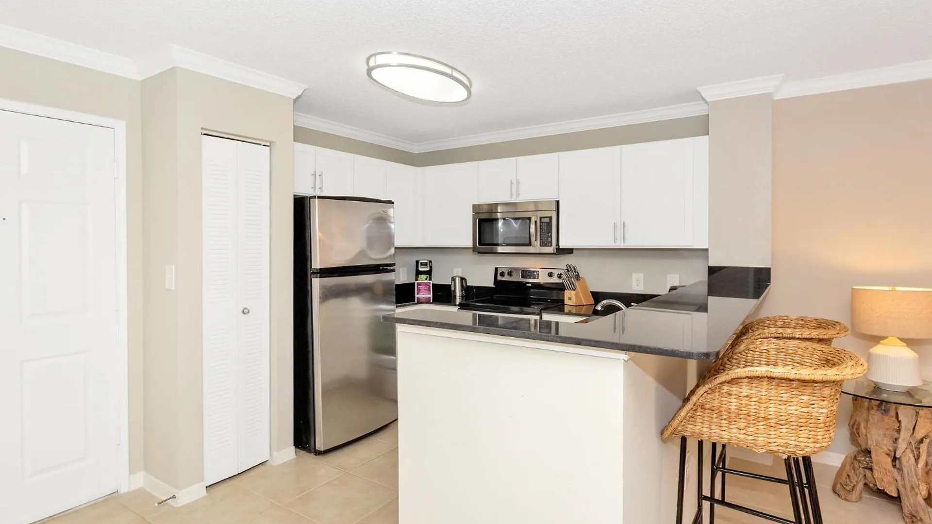 Dharma Coral Gables At Gables Grand Plaza