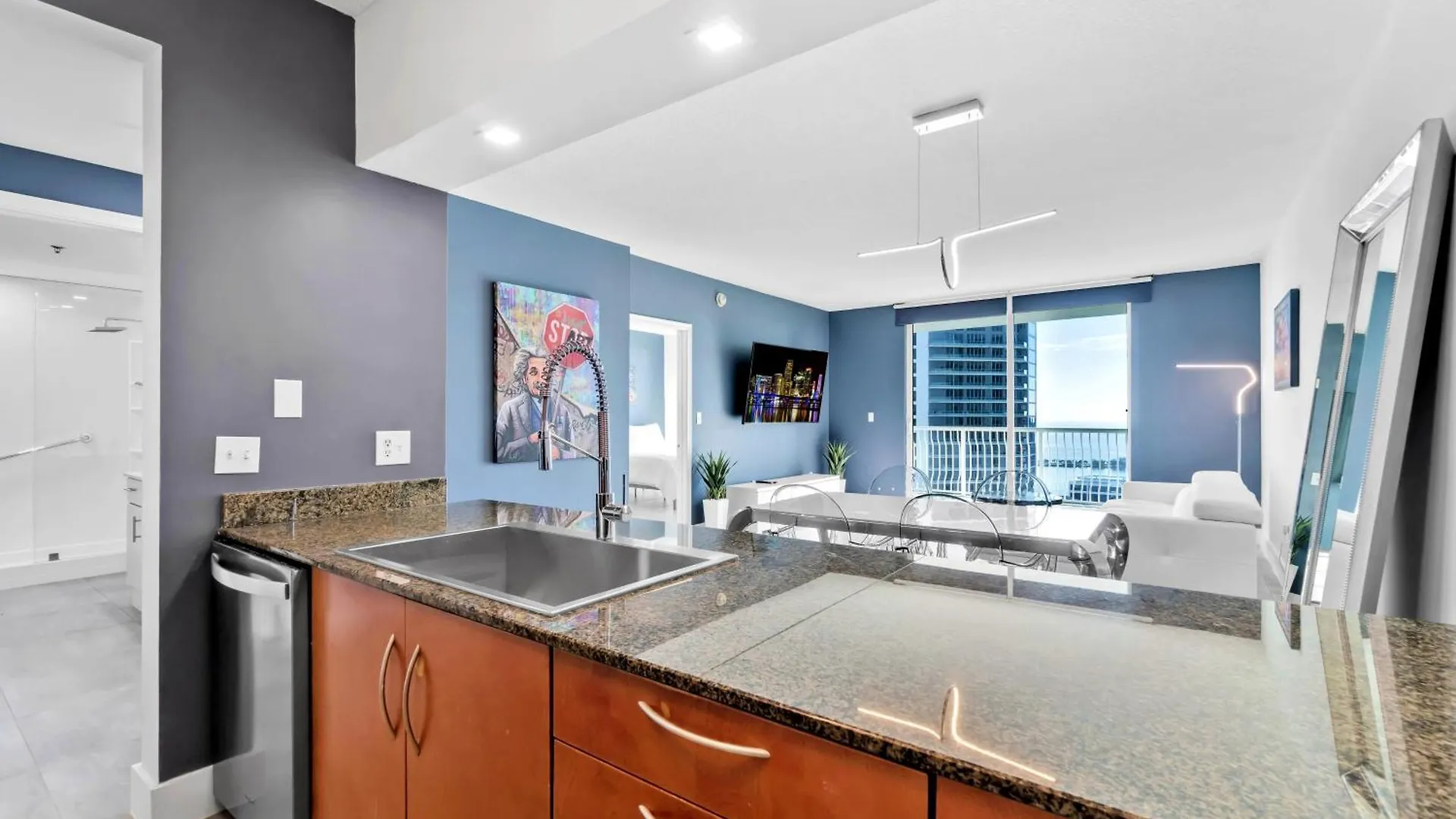 High-end In Glamorous Brickell *