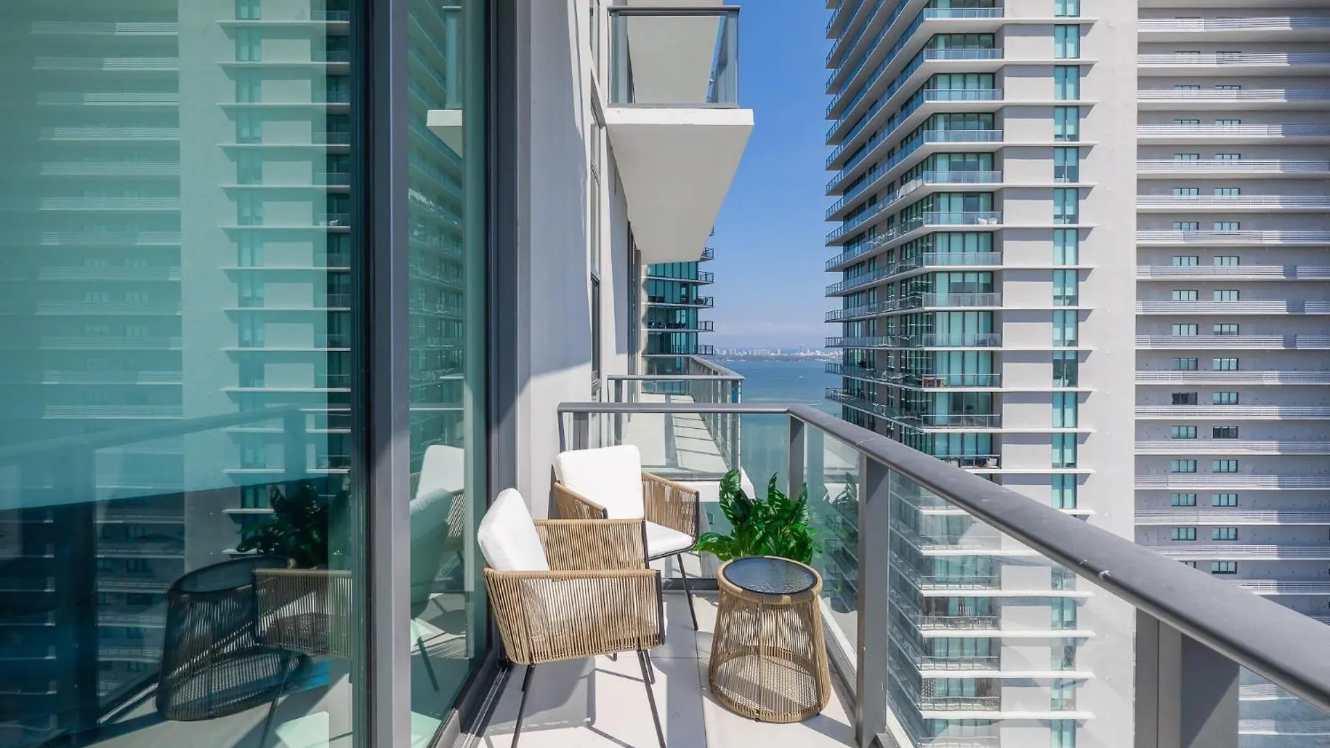 Unique High-rise In Holiday home *