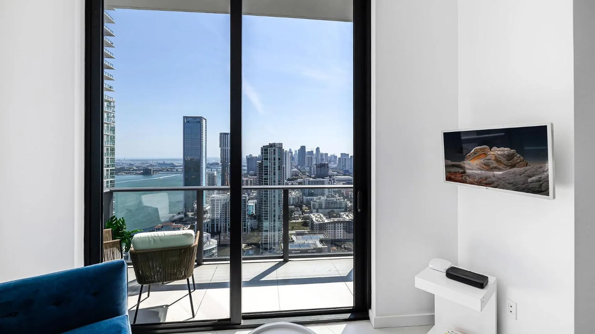 Unique High-rise In Miami
