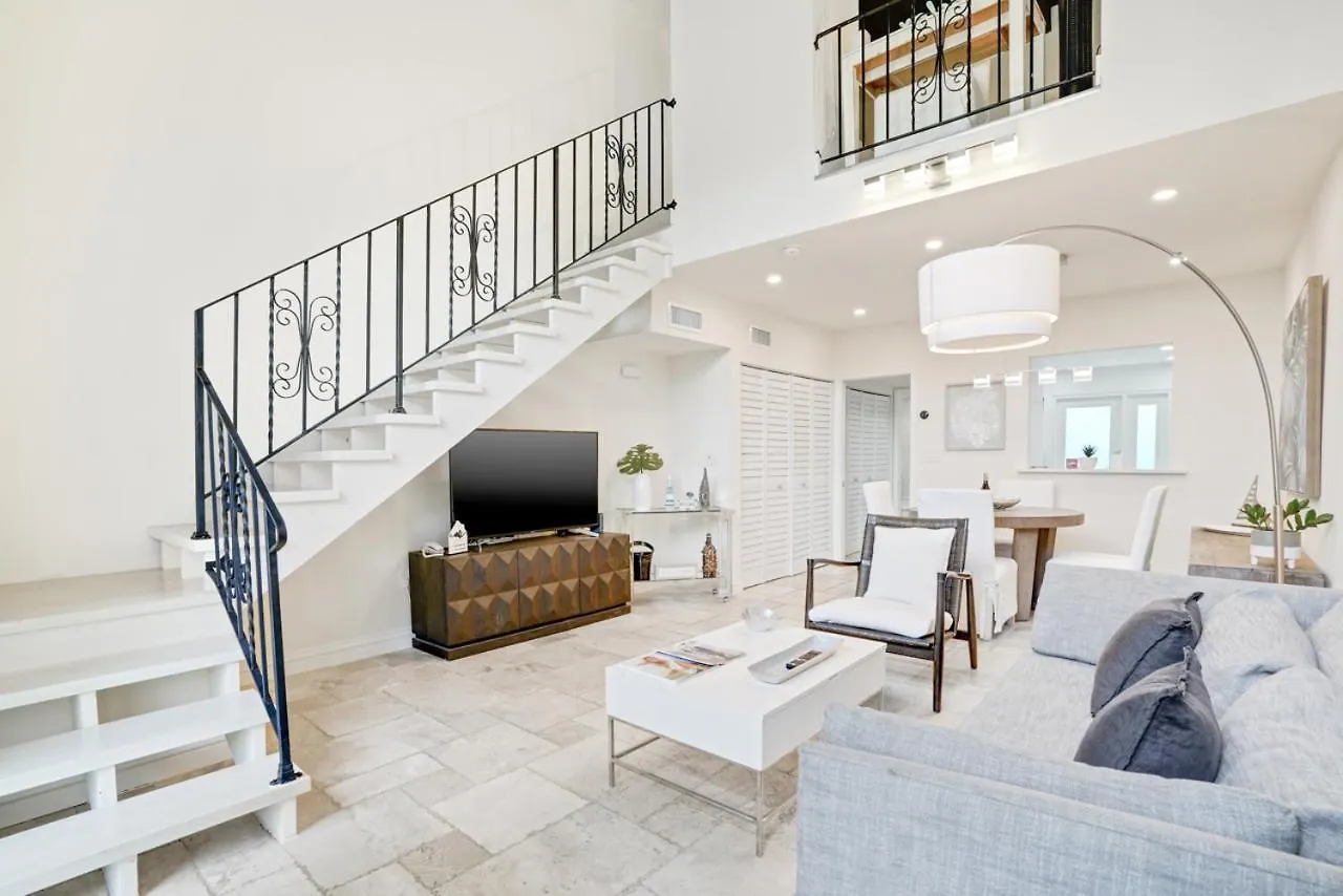 Luxury Pool At St. Unit E, Pet Friendly Miami