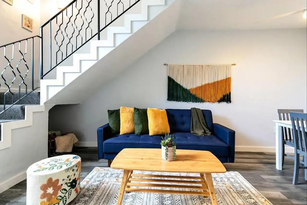 1b Next To Airport Virg 12 Apartmán