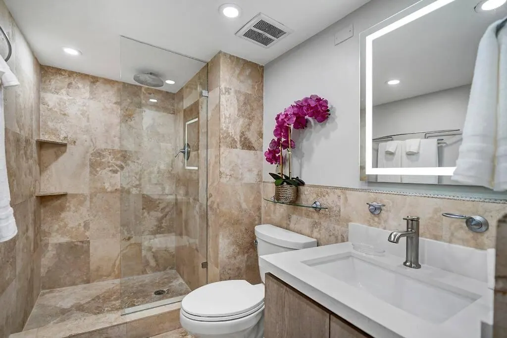 First Class! - Crystal Clear Water Views! Apartament