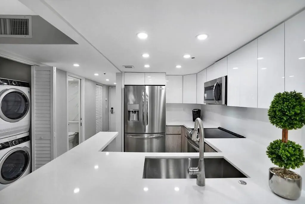 Calypso - Gorgeous Renovated Spacious Condo! * 迈阿密