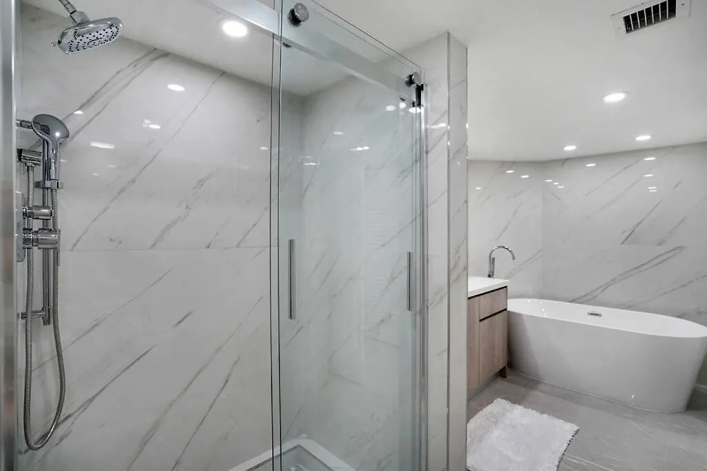 Calypso - Gorgeous Renovated Spacious Condo!