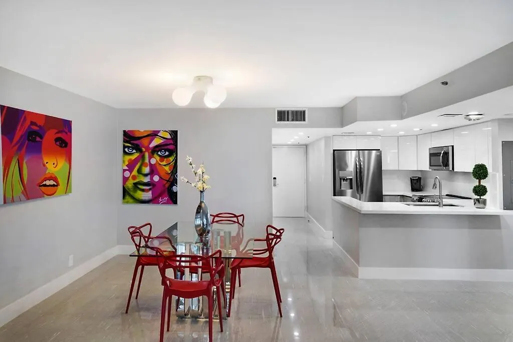 Calypso - Gorgeous Renovated Spacious Condo! * 迈阿密