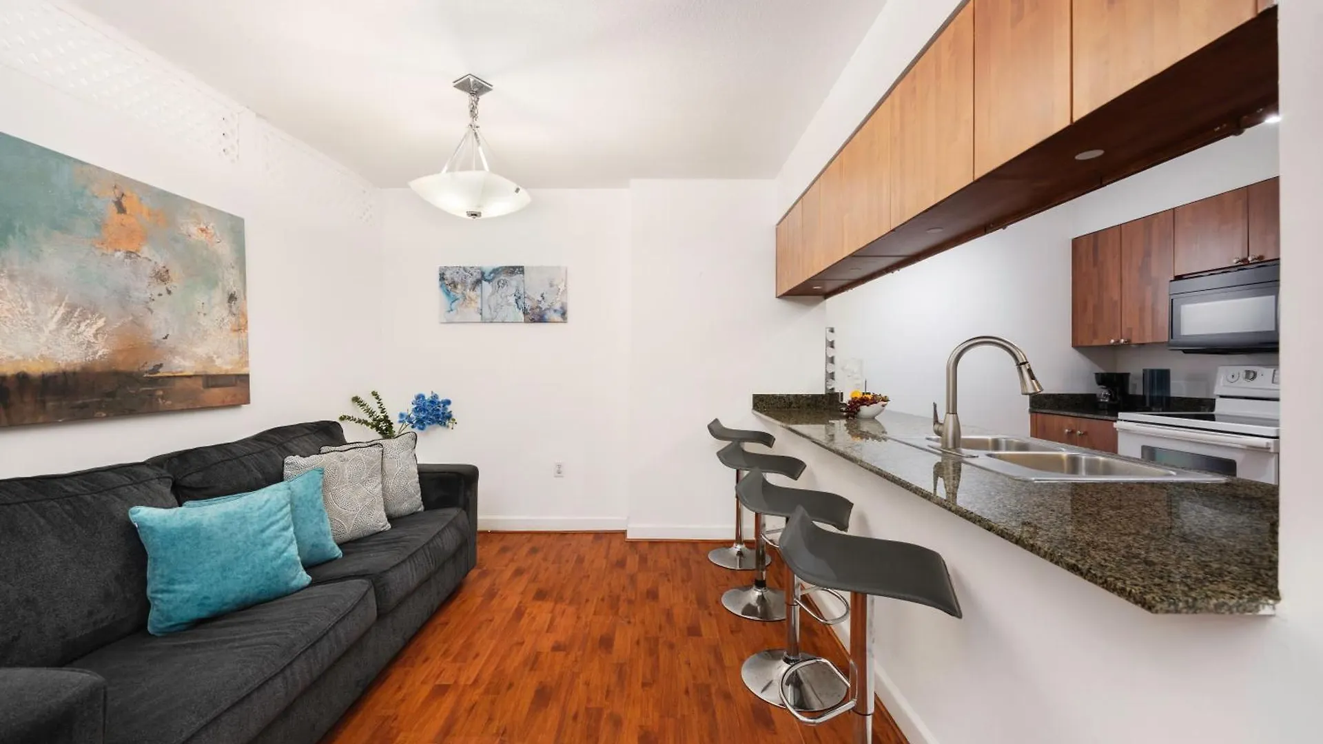 Two Bedroom Oceanview In Brickell *