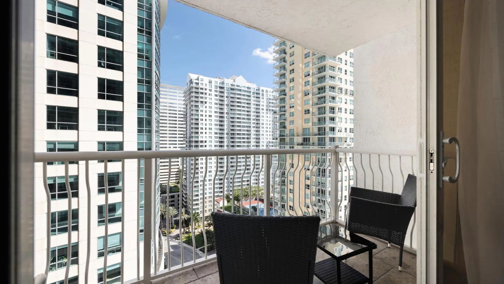 Apartment 1bd With Free Parking And Amazing View *