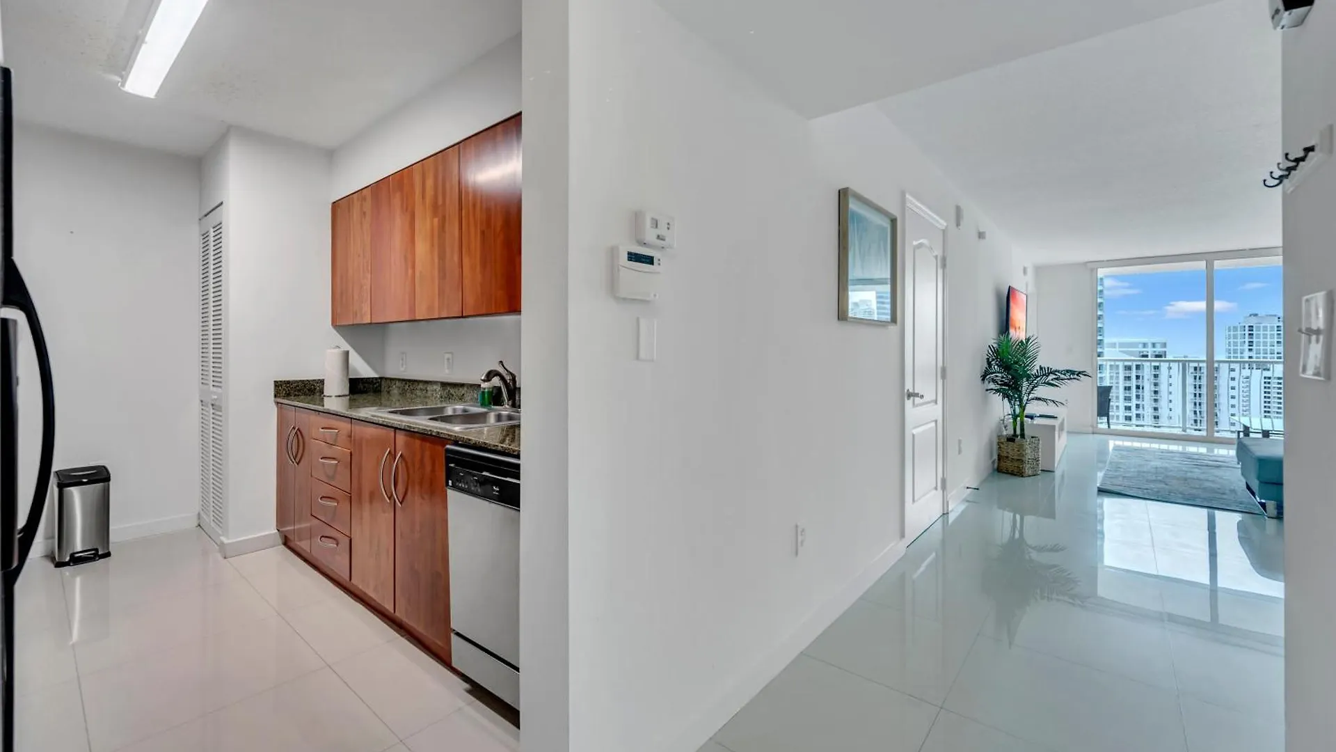 Brickell - Panoramic Views - Free Parking Apartment *