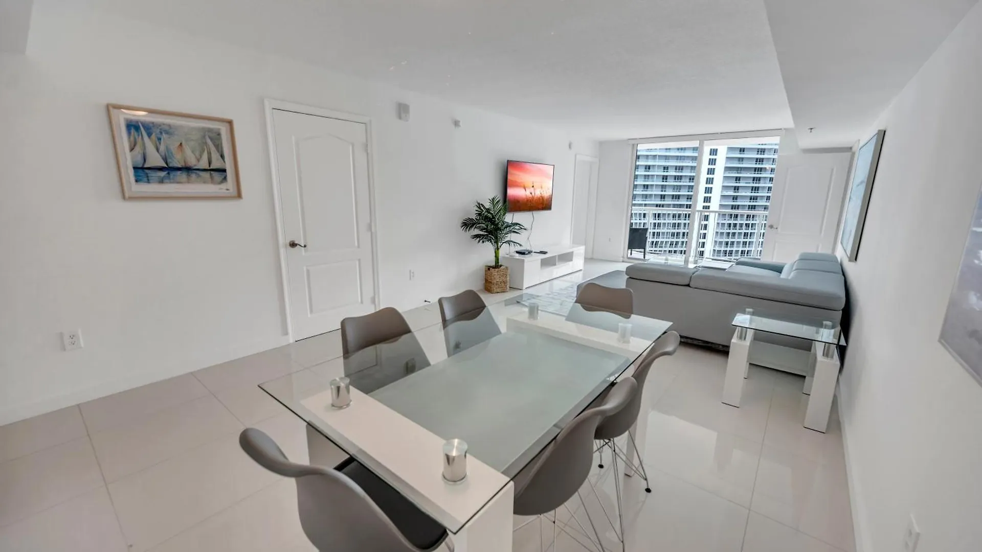 Brickell - Panoramic Views - Free Parking *