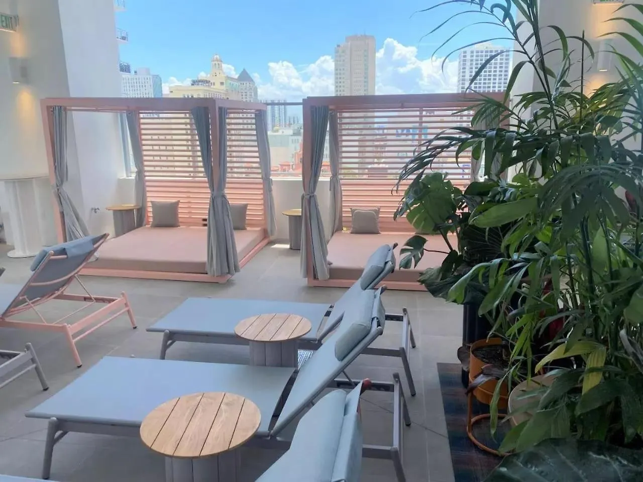 Stylish And Den Across From Bayside Διαμέρισμα Μαϊάμι