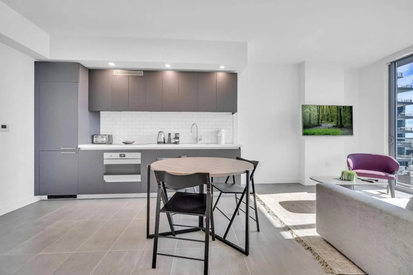 Stylish And Den Across From Bayside Διαμέρισμα *