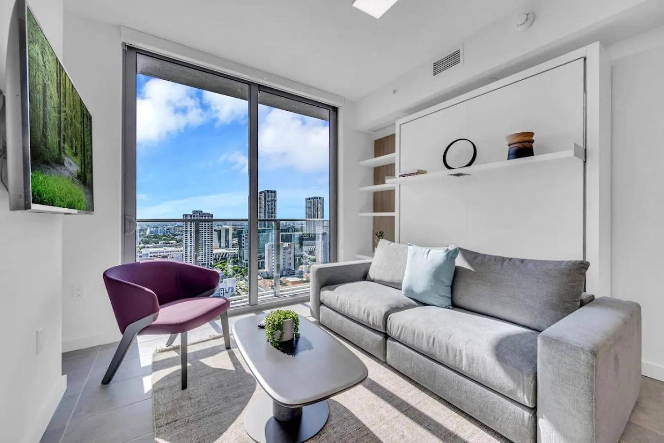 Stylish And Den Across From Bayside *