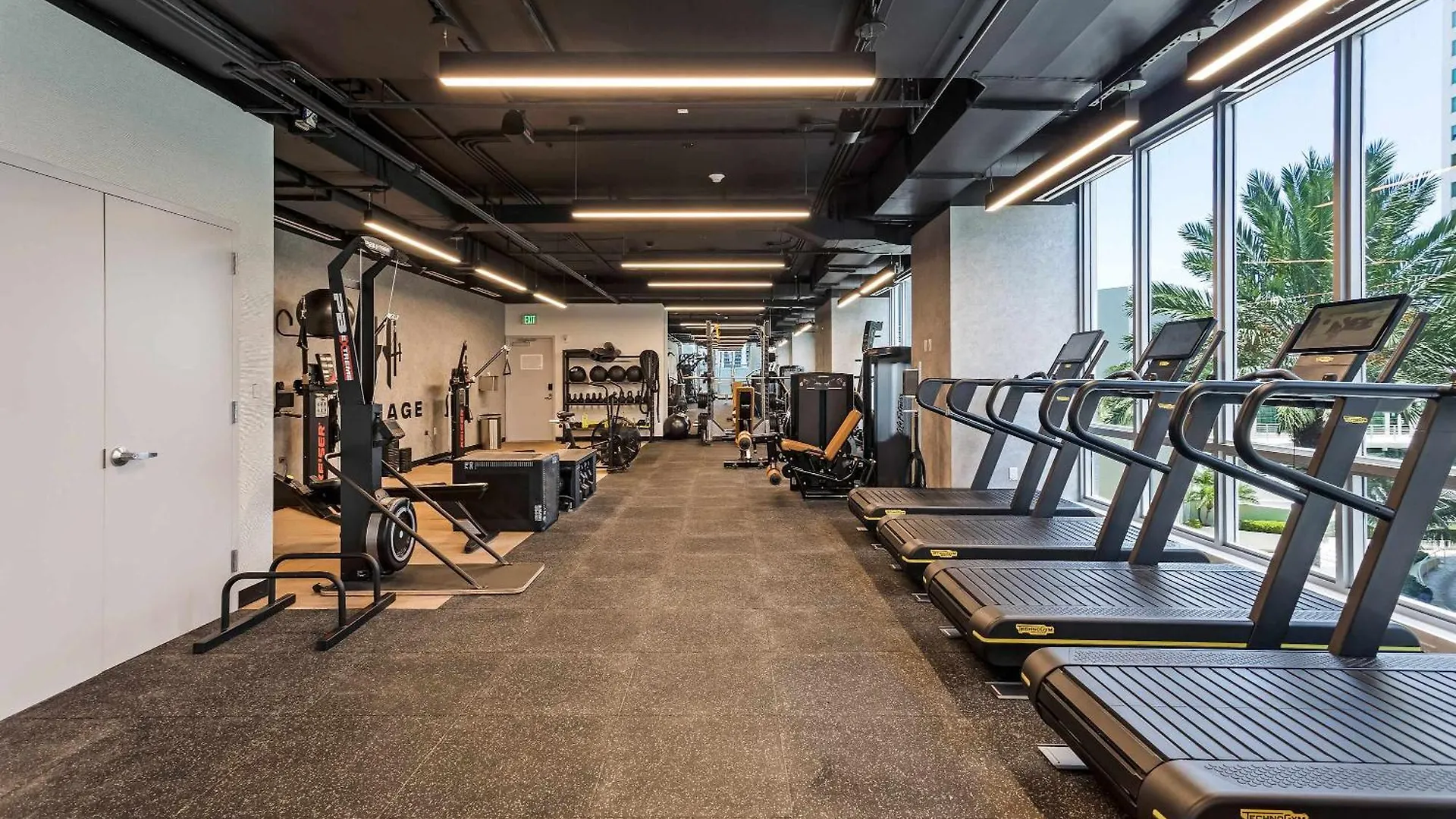 Апартаменты Huge Pool & Gym - Explore Miami's Heat *