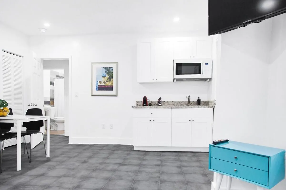 Designer Unit 4 Apartment *