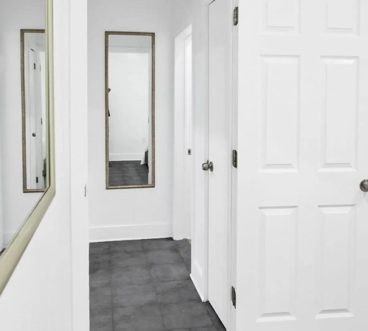 Designer Unit 4 Apartment